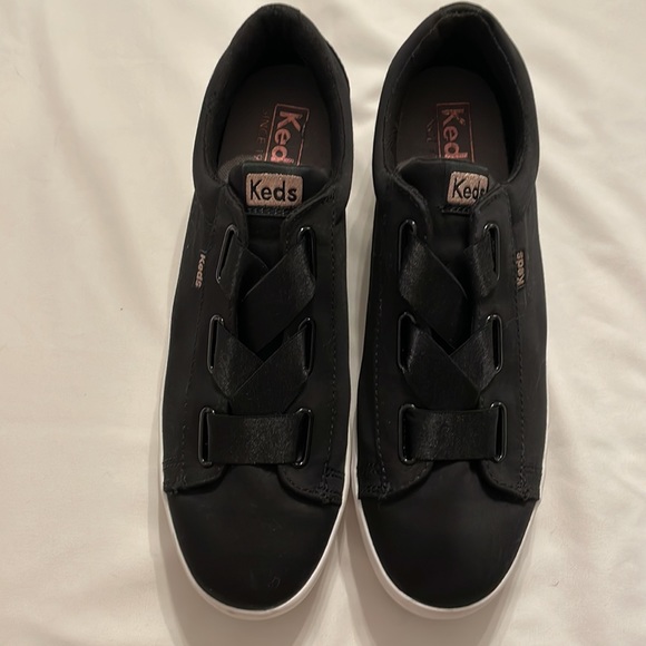 Womens Black Platform Slip-On Keds Worn Once! - Picture 2 of 6